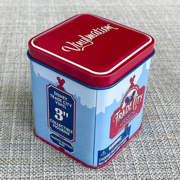 Americana Mickey Mouse Disney Vinylmation LE1500Figure/Pin Set - Trade City USA - Picture 12 of 12